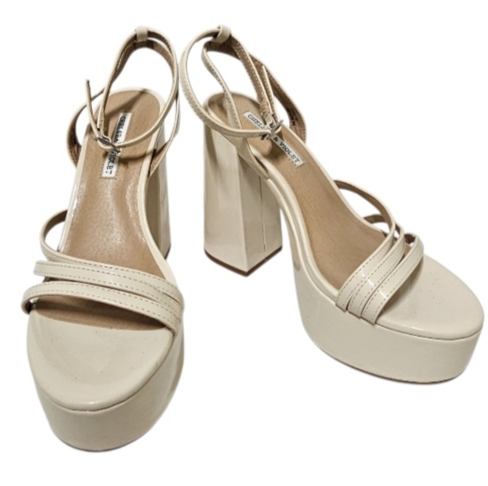 NWT. Chelsea & Violet Debbie Ankle Strap Platform Dress Sandals. Size 9 Beige